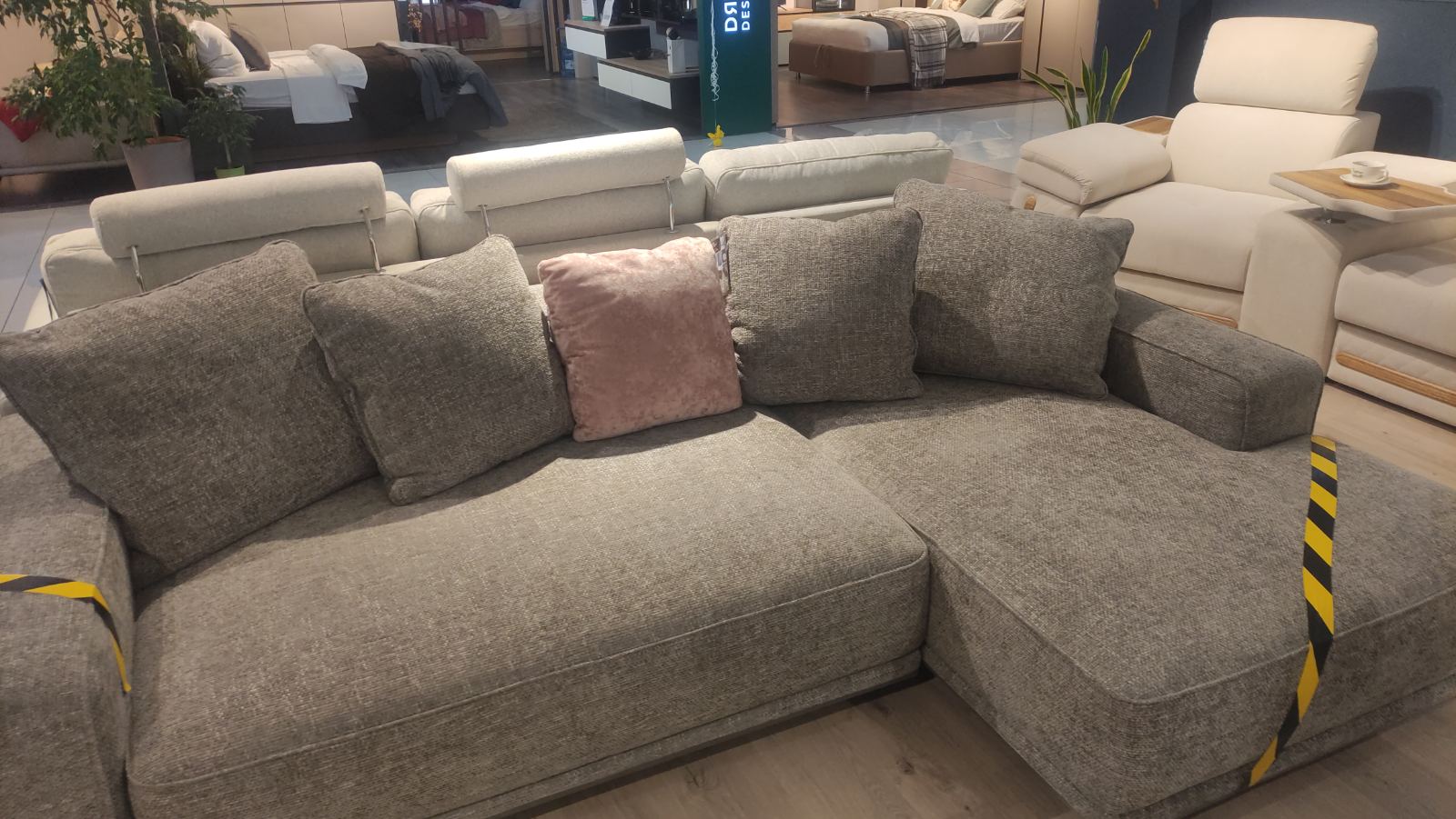 Диваны Колизей Плюс в наличии. Минск ТЦ Град  Д31 Лэгаси 17/коррида стилл 2-140