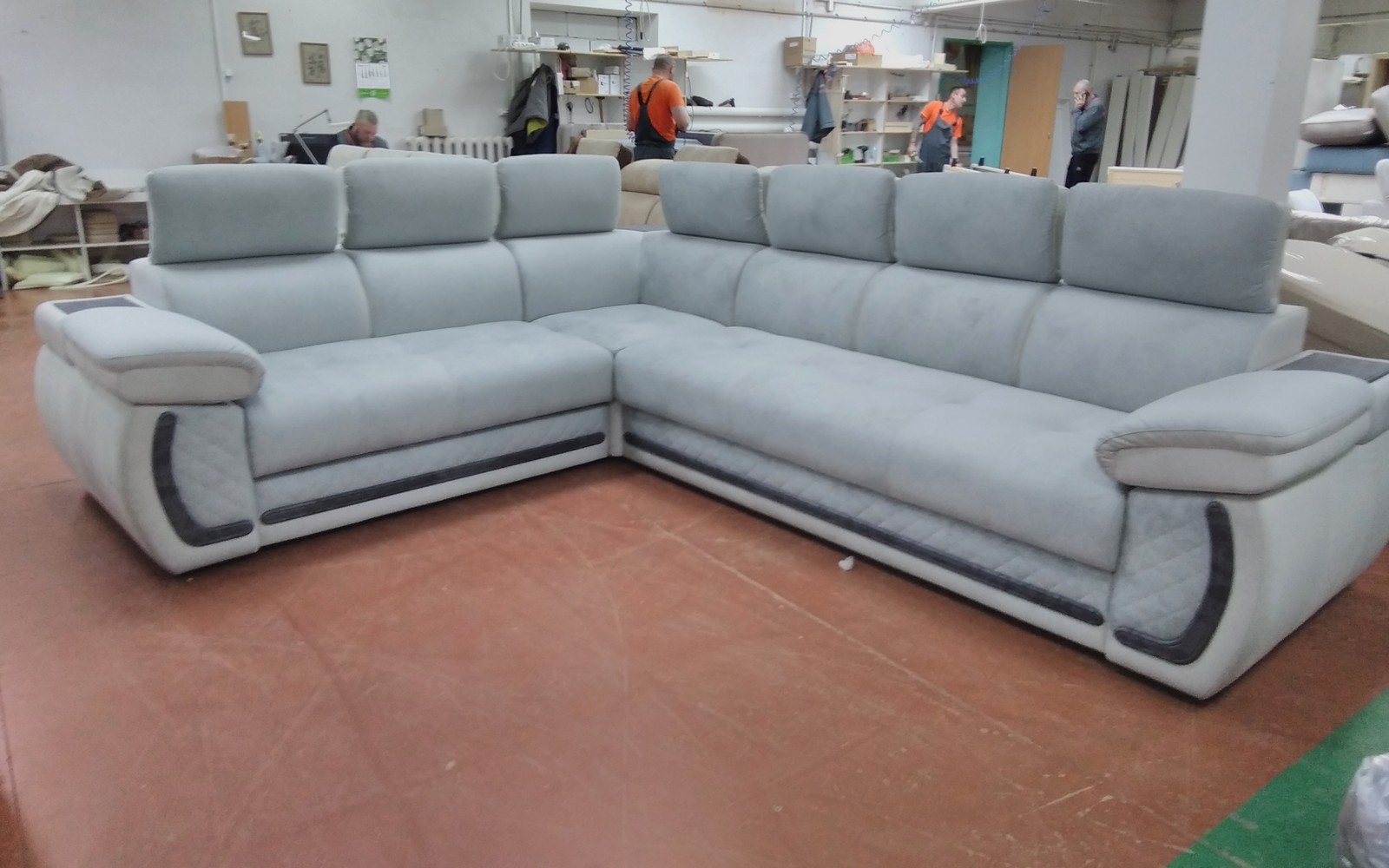 Диваны Айпетри Люкс в наличии. Склад Н 1440(возв) Эльза 13/эльза 12 Комплектация:2-130 глухая, угол 90гр+3-193 дельфин МДФ-901 STабстракция серая софт